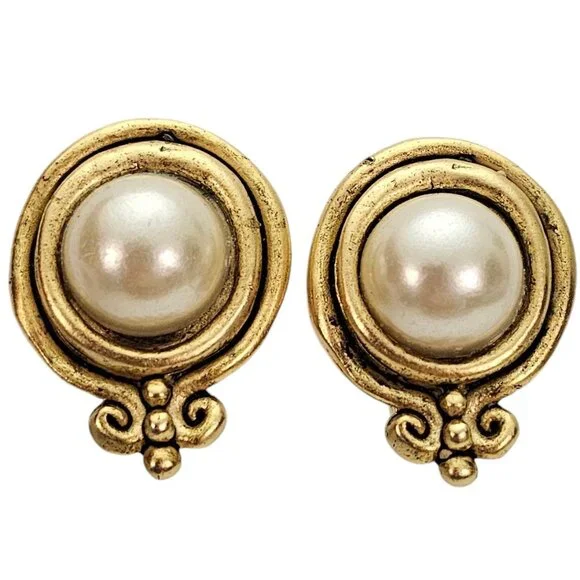 Faux Pearl Roman Designer Gold Tone Clip On Earrings, L490